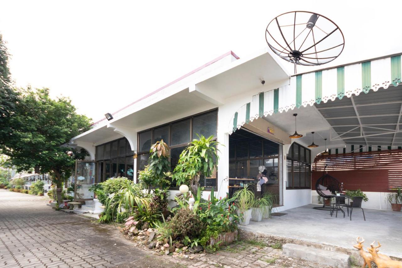 Oyo 1154 Naiyang House Hotel Nai Yang Beach Buitenkant foto