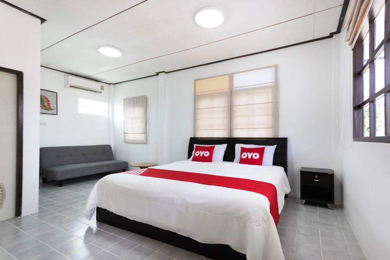 Oyo 1154 Naiyang House Hotel Nai Yang Beach Buitenkant foto
