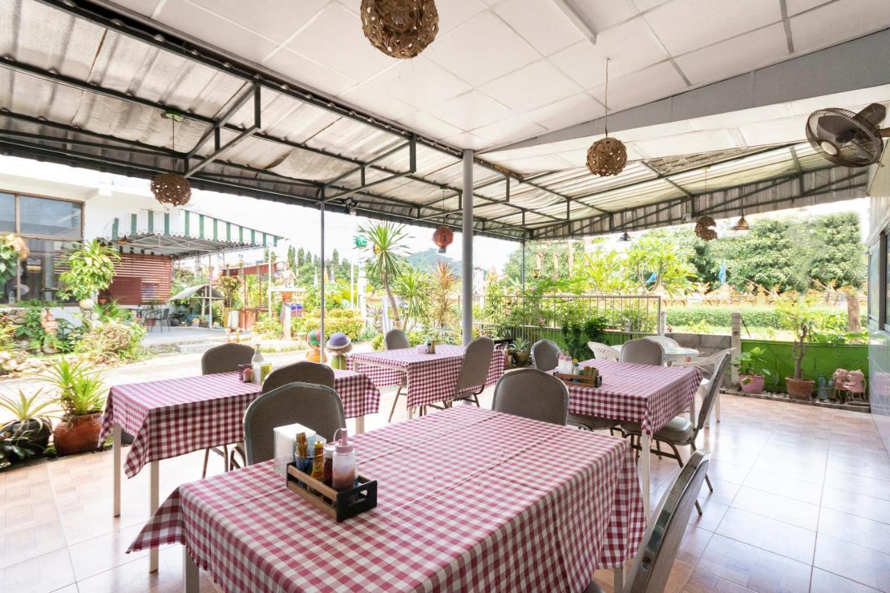 Oyo 1154 Naiyang House Hotel Nai Yang Beach Buitenkant foto