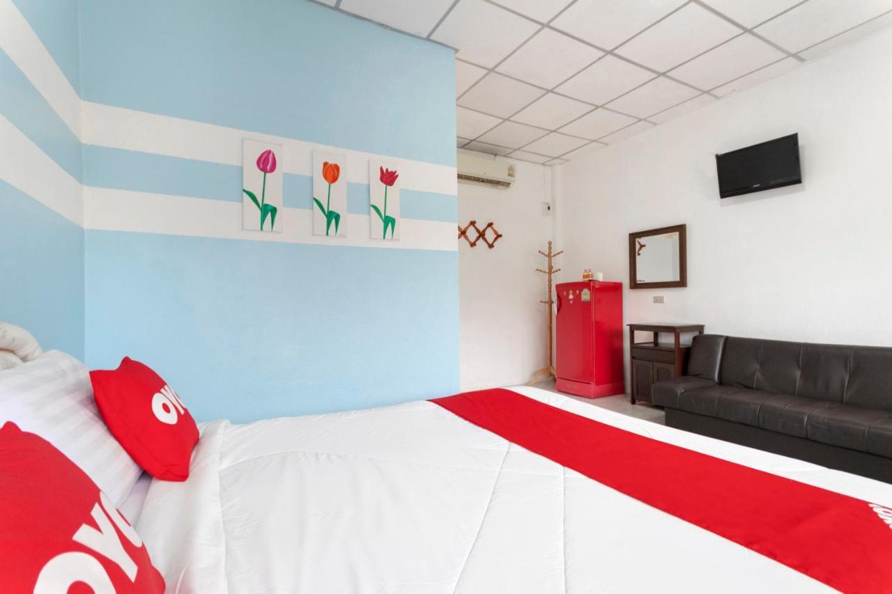 Oyo 1154 Naiyang House Hotel Nai Yang Beach Buitenkant foto