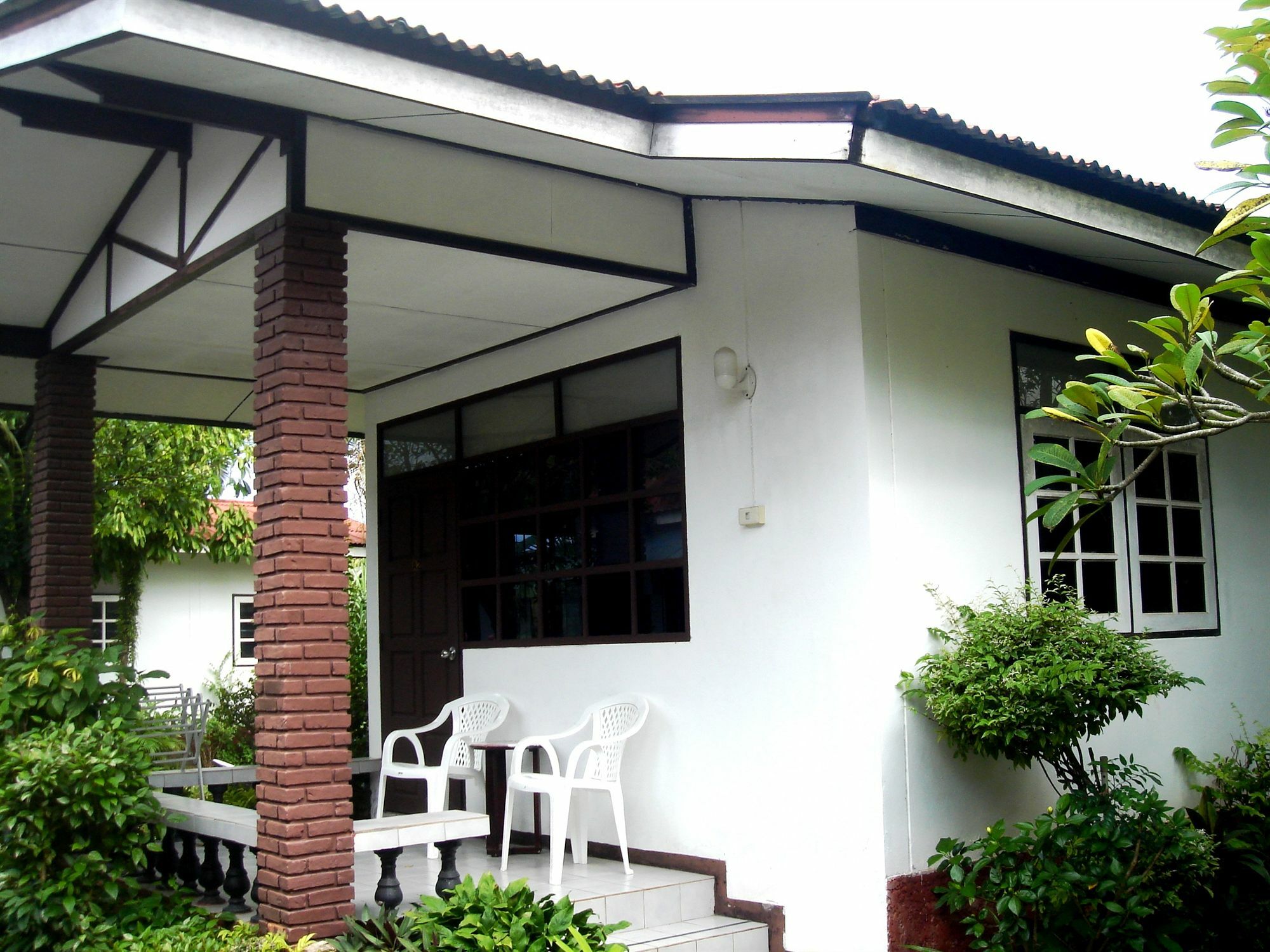 Oyo 1154 Naiyang House Hotel Nai Yang Beach Buitenkant foto